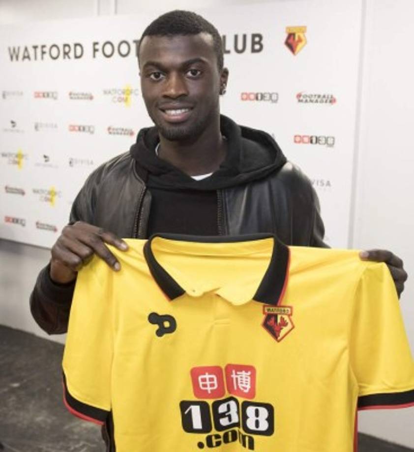 M'Baye Niang llega cedido al Watford procedente del AC Milan. El club de la Premier League se guarda además una opción de compra del delantero franco-senegalés.