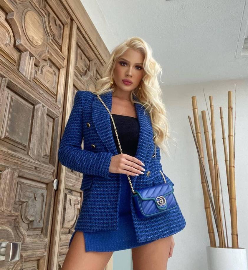 “Después de regresar de su viaje, lo busqué y traté de resolver las cosas. Llegó a un punto en el que vi que la relación amorosa no iba a funcionar”, explicó la modelo al dar detalles del fin de su relación con Militao, defensor del Real Madrid.