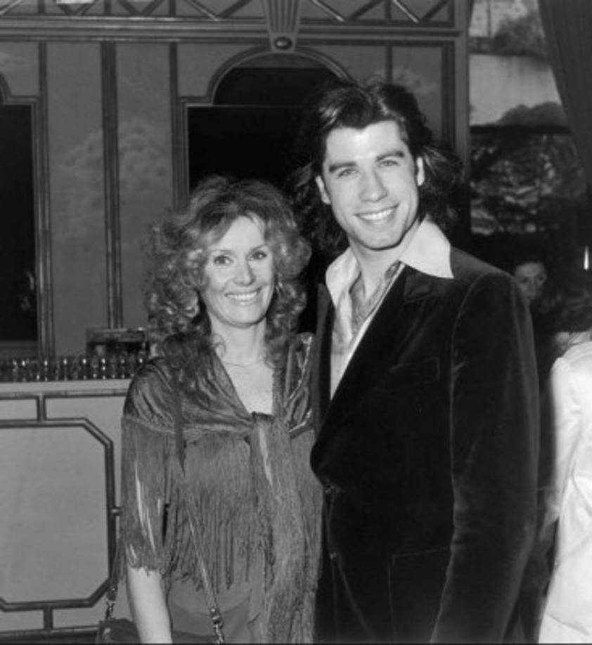 Travolta estaba en medio de la producción de la cinta Fiebre de Sábado por la Noche, cuando Hyland enfermó de golpe otra vez, muriendo en el lapso de dos meses.