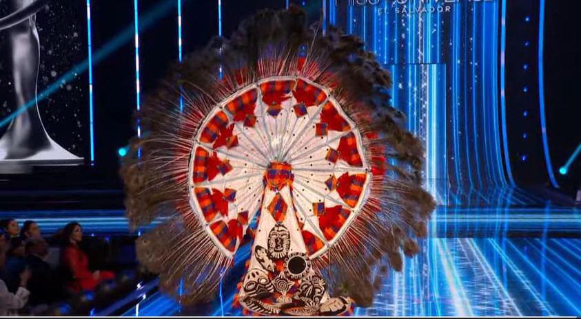 Miss Honduras rinde tributo a la mujer lenca con su traje típico en Miss Universo