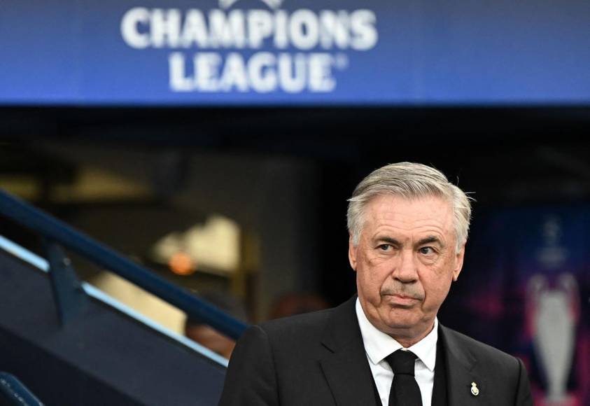 Carlo Ancelotti - En el Real Madrid al aprecer no hay duda con el futuro del entrenador italiano, pese al fracaso en Champions League tras sufrir una goleada humillante ante Manchester City. Pese a que el debate existe entre los fans, nadie en el equipo blanco duda de que seguirá en el club. Tiene contrato y el miércoles lo dejó claro Carletto.