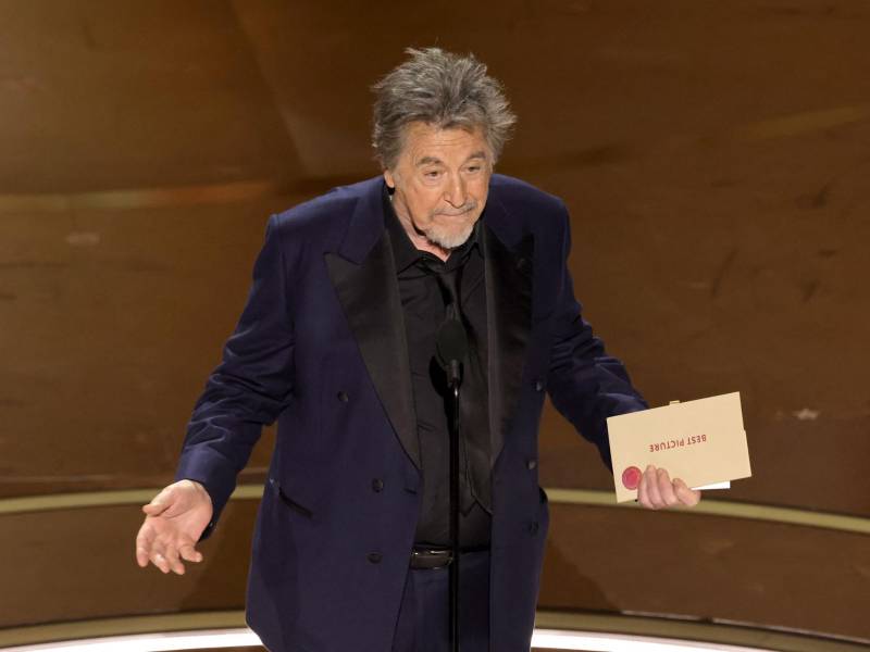 Al Pacino fue el encargado de revelar el nombre de la ganadora a mejor película en la 96 entrega anual de los premios de la Academia.