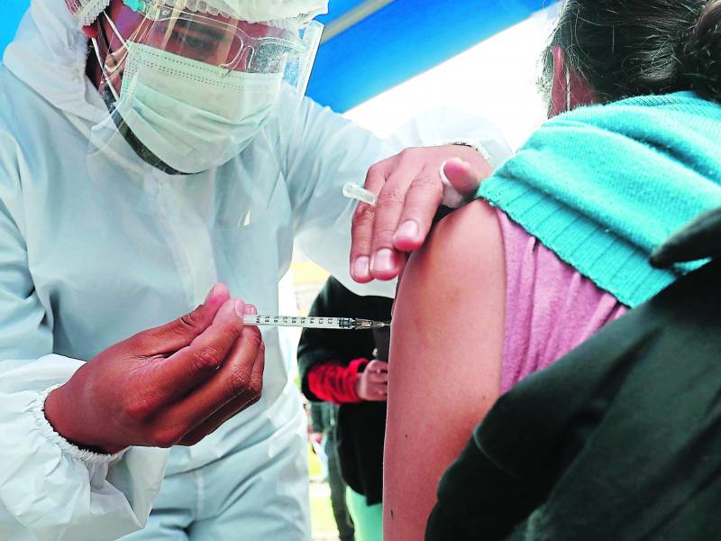 La Secretaría de Salud ha aplicado más de 15 millones de dosis de vacunas anticovid.