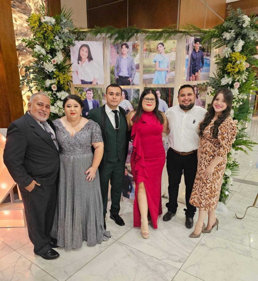 Nahum Castillo, Corina de Castillo, Rafael Castillo, Andrea Castillo, Fernando Castillo y Candy de Castillo