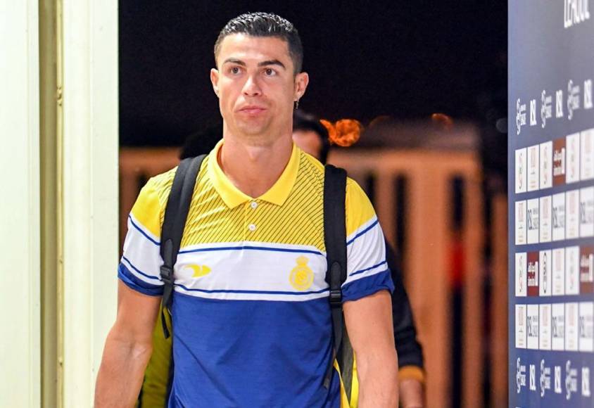 Con este look llegaba Cristiano Ronaldo al King Abdul Aziz Stadium de Mecca para disputar el partido.