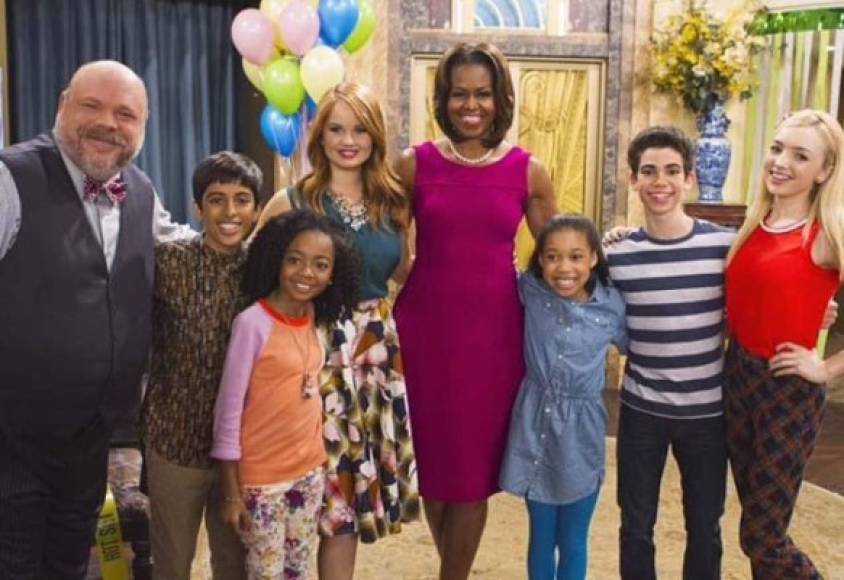 Skai También ha aparecido en diferentes series de televisión como 'Royal Pains', 'Sesame Street' y 'Boardwalk Empire '. También ha dado la voz al personaje de 'Isa la lguana' de la caricatura 'Dora The Explorer' en su versión en inglés.<br/>