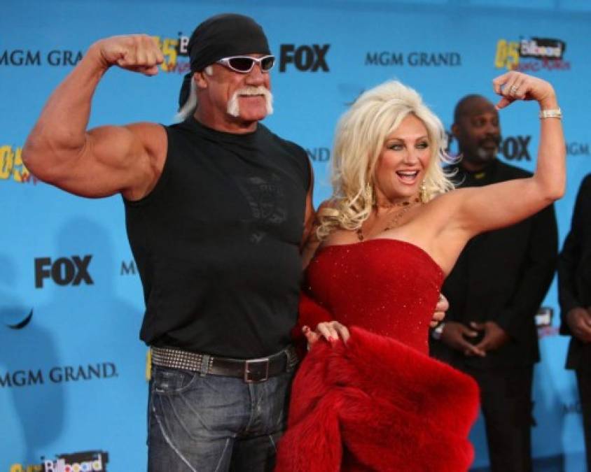 Hulk Hogan - La leyenda de la lucha libre entró en una batalla judicial contra Linda Claridge, su mujer desde 1983 hasta 2009. Ella alegó que Hogan le había puesto los cuernos con una amiga de su hija. Finalmente, Linda ganó el 70% del activo líquido de la pareja, unos 13 millones de dólares. Además, percibió el 40% de las compañías de Hogan y una propiedad de casi 4 millones.