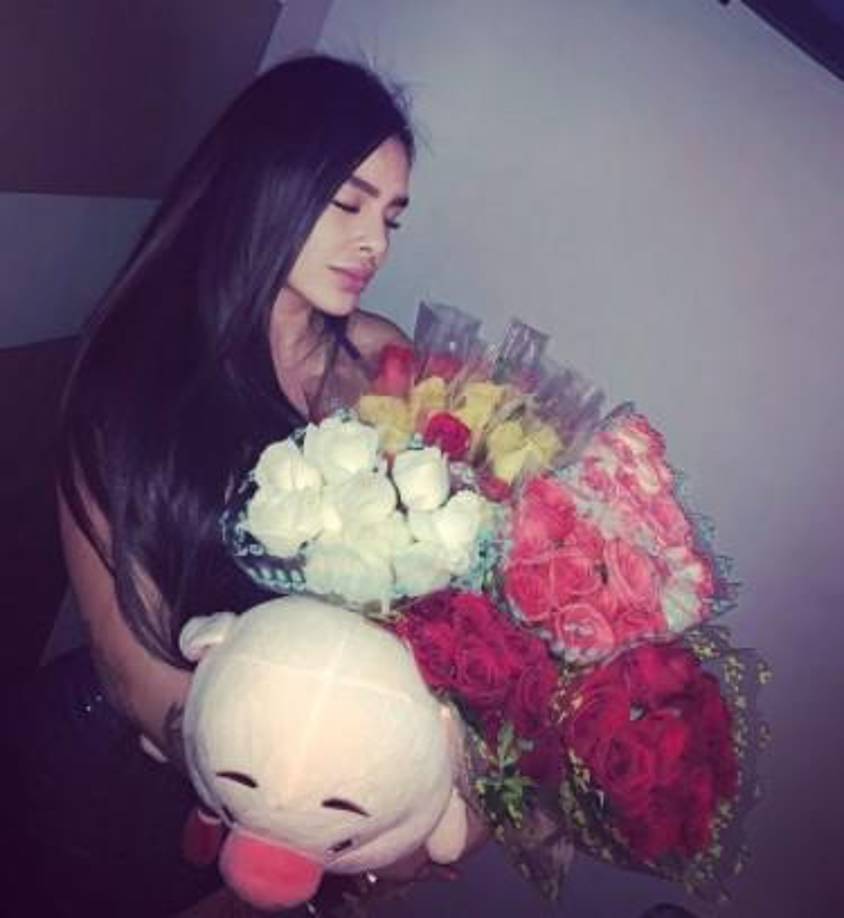 Capturan a “La Mitzi”, esposa de poderoso narco, en su casa con armas y drogas