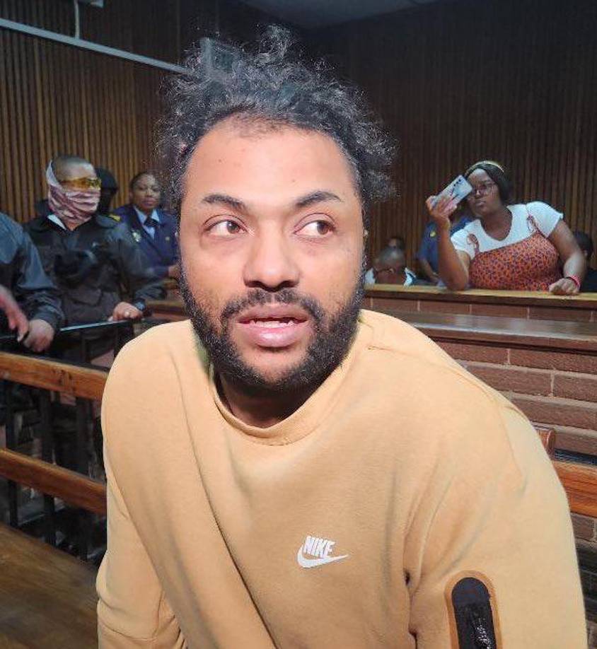 Bester fingió su propia muerte dejando un cadáver calcinado en su celda, una fuga espectacular que ha desencadenado una investigación parlamentaria, entre acusaciones de falta de controles y complicidad de los funcionarios.