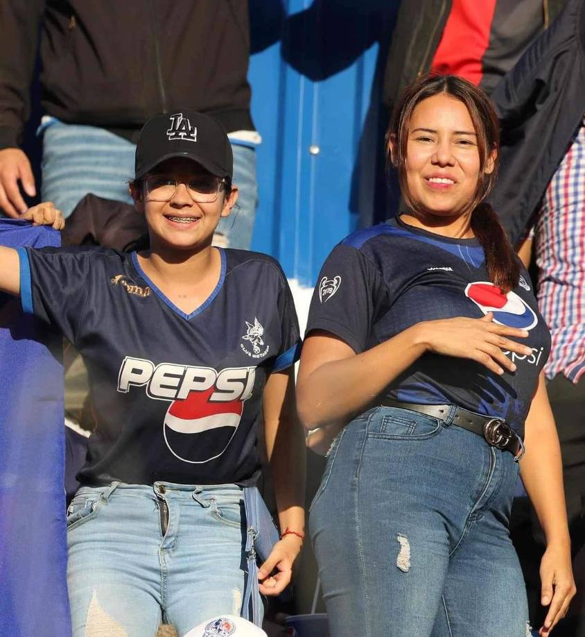 Motagua también contó con el apoyo de sus lindas aficionadas en la Gran Final.