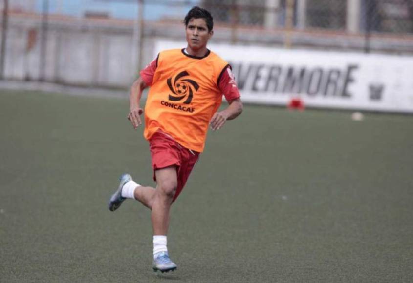 Gerson Rodas: El mediocampista fue dado de baja en Olimpia y está a la espera de poder encontrar equipo en la Liga Nacional de Honduras.