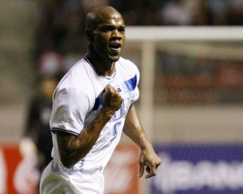 David Suazo - Figura en la Selección de Honduras, debutó en el Olimpia y brilló en el fútbol italiano con el Génova, donde es goleador histórico. También vistió la camiseta del Inter de Milán, Catania y el Benfica de Portugal. Jugó el Mundial de Sudáfrica 2010.