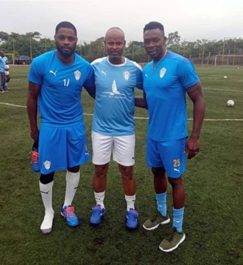 El portero camerunés Carlos Kameni, que se encontraba como agente libre, ya tiene nuevo equipo. El guardameta de 37 años ha fichado por el AS Arta/Solar 7 de la Primera división del país africano de Yibuti. Jugará allí con el exBarcelona, Alex Song, quien fichó por este club en noviembre de 2020 con apenas 33 años.