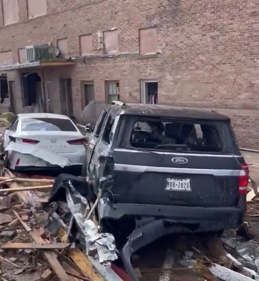 El Servicio Nacional Meteorológico reportó una alerta de tornado vigente para partes del norte y centro de Texas, que incluye a Dallas, una ciudad de 1,2 millones de habitantes.