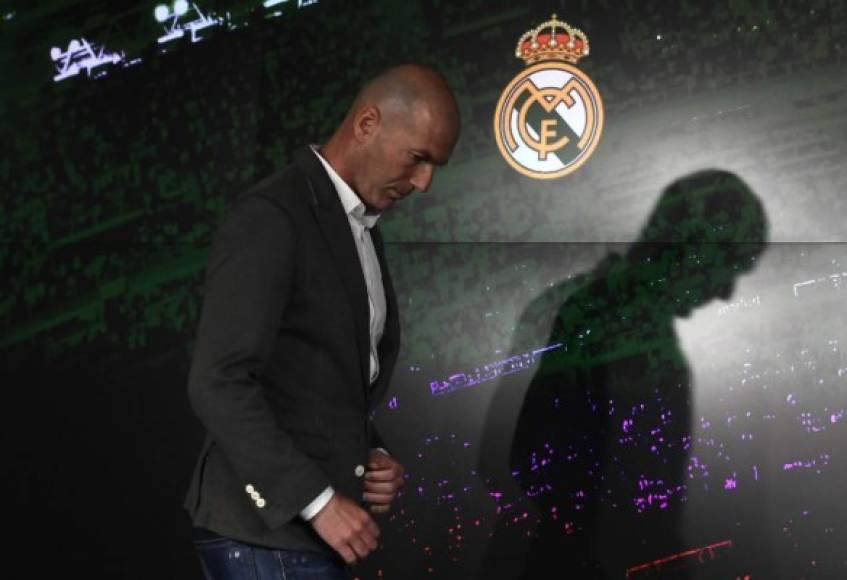 Nueve meses después de su dimisión tras dejar al club en la cumbre europea, el Real Madrid, inmerso en una grave crisis de resultados, anunció el regreso al banquillo del francés Zinédine Zidane hasta el 30 de junio de 2022, teniendo como objetivo la reconstrucción de la 'Casa Blanca'.