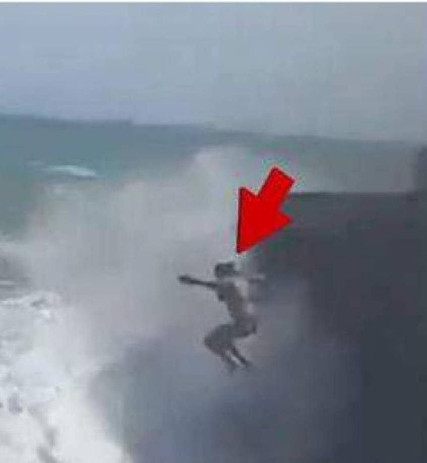 Las imágenes captadas por la esposa de Gagarin muestran el momento en que Emma se lanza al mar.