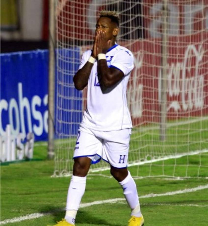 Romell Quioto se lamenta tras una ocasión fallada contra Panamá.