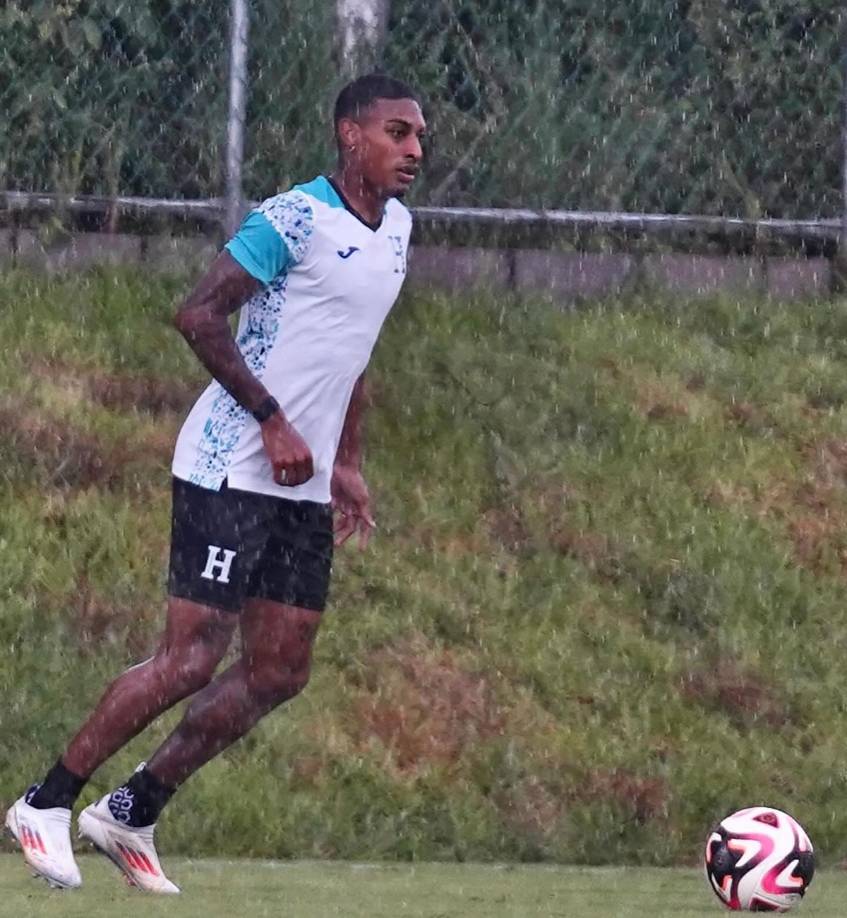 Joseph Rosales - Por la lateral zurda estará el jugador del Minnesota United de la MLS, quien se afianzó en esa posición después de la era de Diego Vázquez.