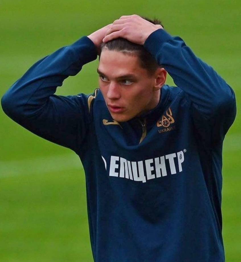 “Es un chaval con un potencial enorme, incluso para jugar en Barcelona o Manchester City. Fue el talento más grande que entrené y es una de las conexiones más fuertes que tengo”, indicó el español Fernando Valente al hablar sobre Sudakov.