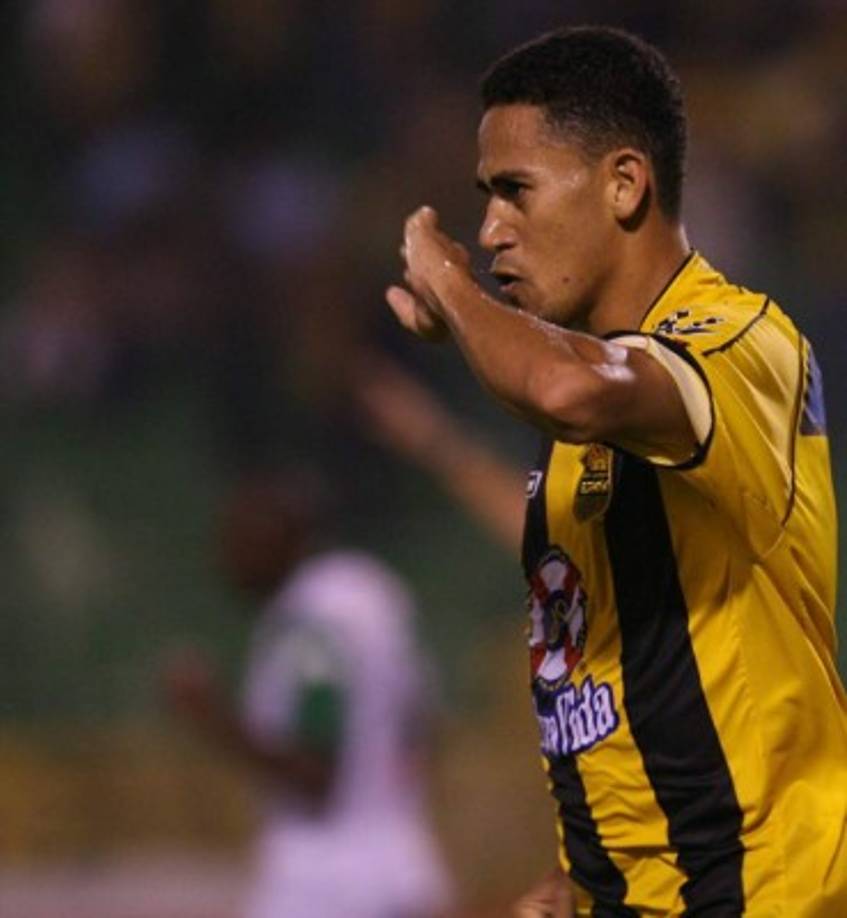 Elkin Gónzales tuvo grandes momentos con el Real España. Además militó en clubes como Real Sociedad, Hispano etc.