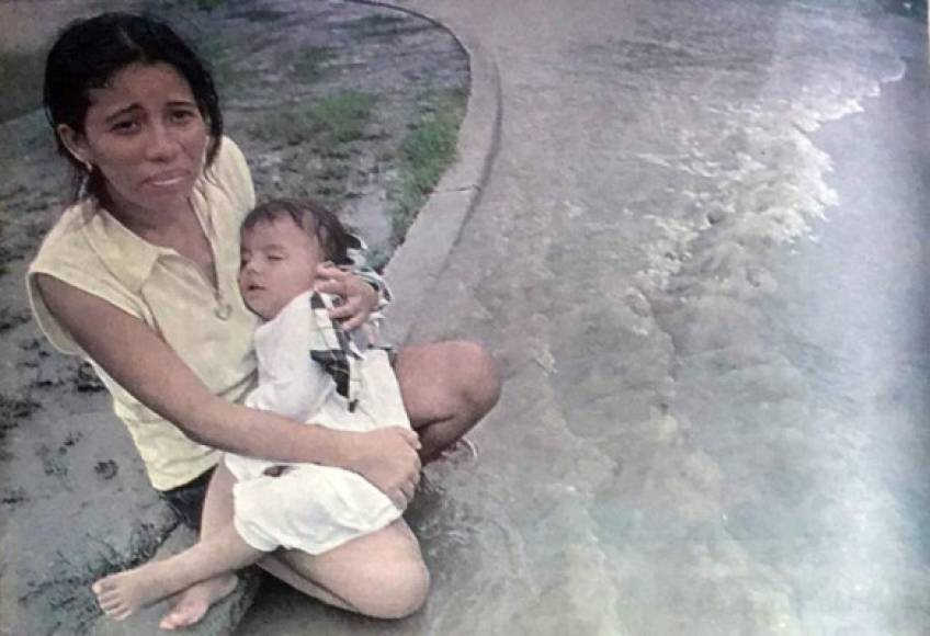 Familias enteras lo perdieron todo y quedaron en la calle.