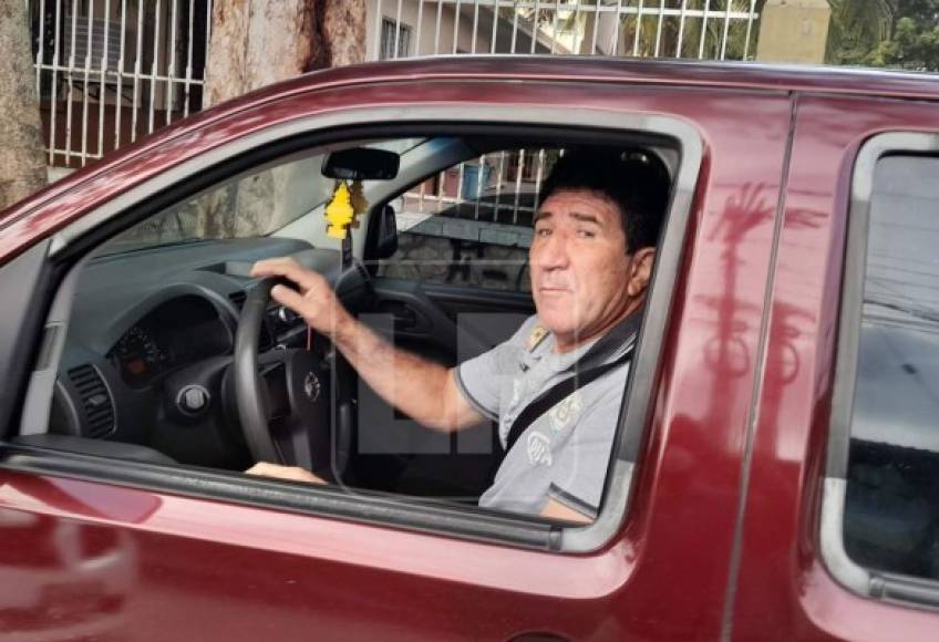 Héctor Vargas, entrenador del Marathón, llegó en su propio vehículo al estadio Yankel Rosenthal.