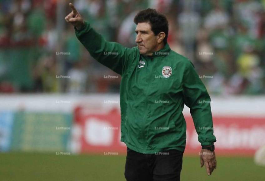 Héctor Vargas: El entrenador argentino busca un defensa y un delantero para el Marathón. El club verdolaga jugará la Liga Concacaf y el estratega quiere reforzarse.