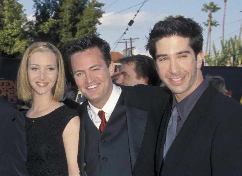 David Schwimmer y Lisa Kudrow se suman al homenaje a Matthew Perry