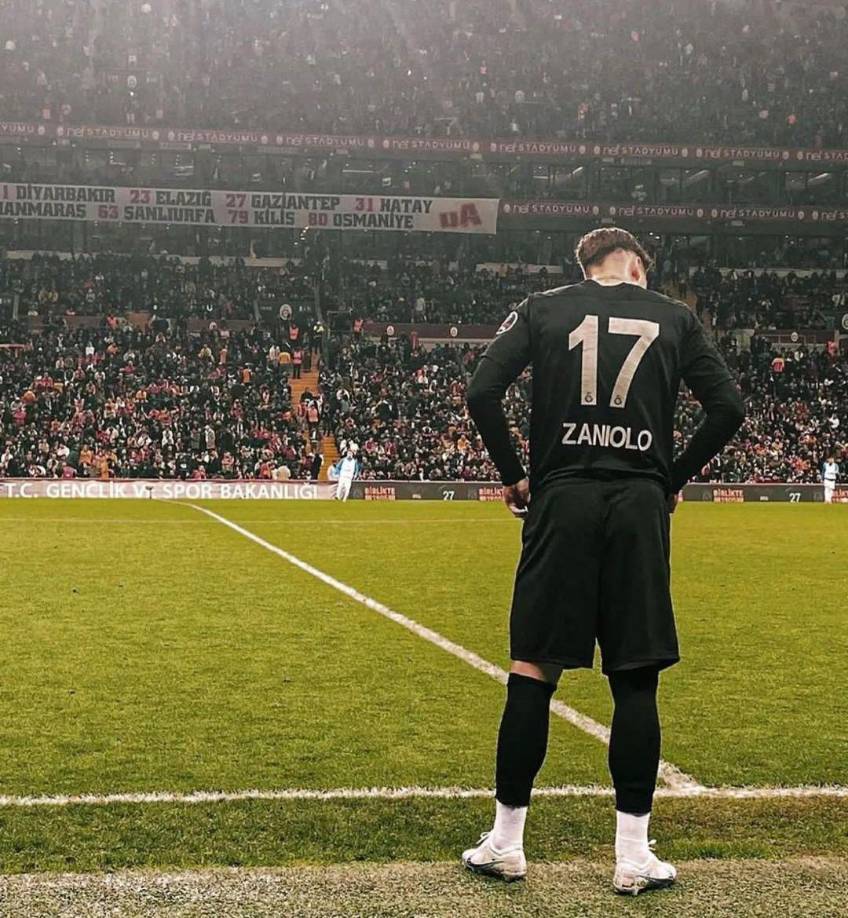 Los futbolistas no se escapan de los escándalos y en algún momento están dentro del foco de atención con temas extra deportivos.