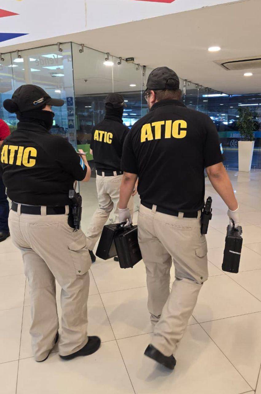 La Atic decomisó varios equipos utilizados para diagnosticar pacientes sin evidencia científica.