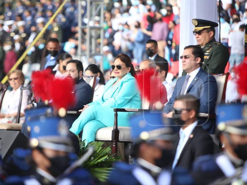 La presidenta Xiomara Castro ingresó alrededor de las 7:30 am al estadio José de la Paz Herrera “Chelato Uclés”, de Tegucigalpa.