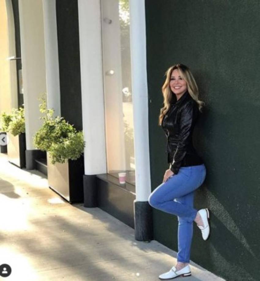 Así luce actualmente Dellanos, la presentadora sigue manteniendo una imagen fresca, radiante y una curvilenía figura.