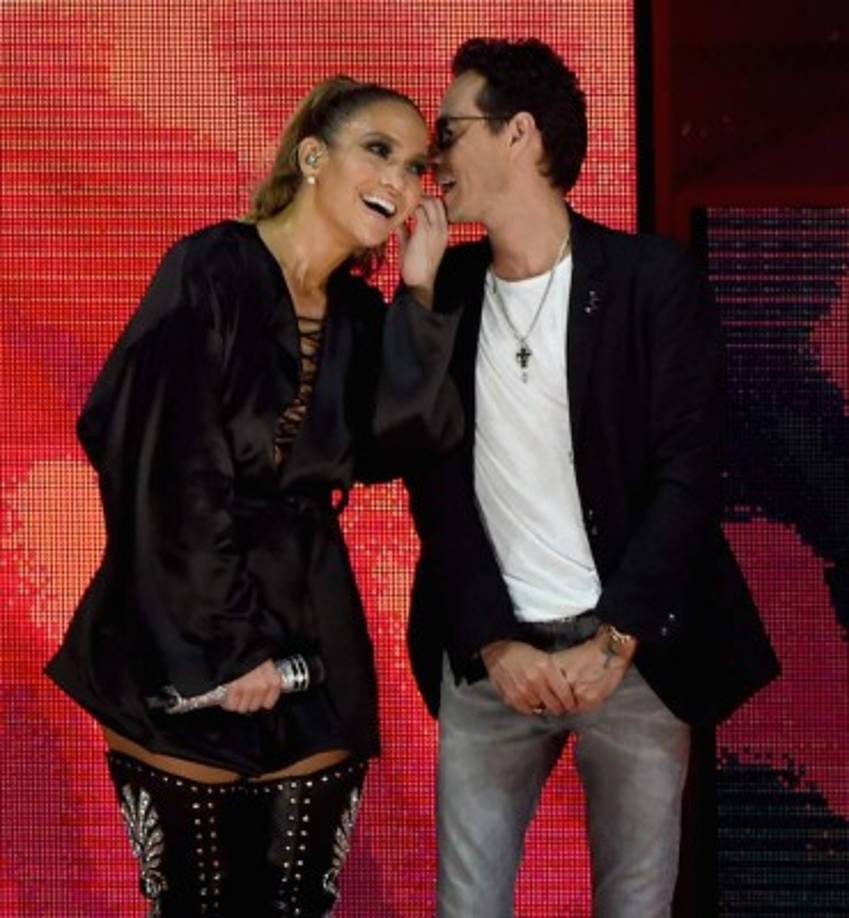 Jennifer López y Marc Anthony actuaron el pasado fin de semana en otro concierto en apoyo a Clinton en Miami, mientras que Miley Cyrus hizo lo propio hace un mes en Virgnia y Katy Perry, que ya actuó en Las Vegas, protagonizará este sábado otro concierto junto a la ex primera dama en Filadelfia (Pensilvania).