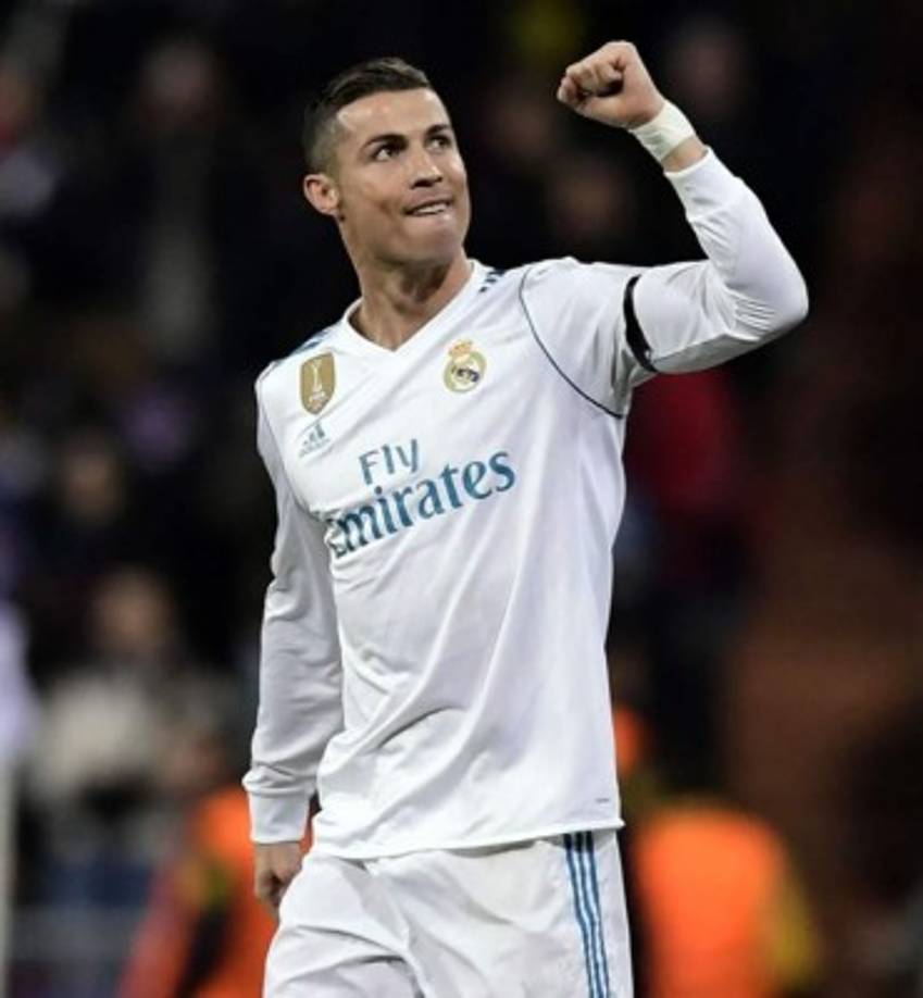 Según el diario inglés The Sun el posible traspaso de Cristiano Ronaldo a la Juventus podría dar un vuelco. El destino del portugués podría estar en Inglaterra y es que el Manchester United se habría entrometido en la operación y estaría buscando fondos para acometer el regreso del jugador luso a los 'Red Devils'.