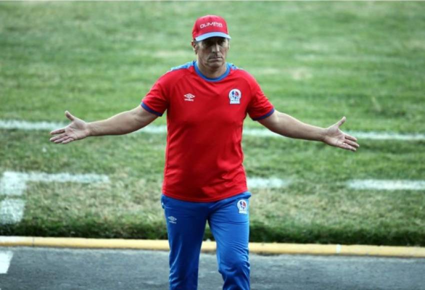 Pedro Troglio es el entrenador ideal para este 11. El entrenador argentino llegó, trabajó y ganó el título del Torneo Apertura 2019 con el Olimpia.