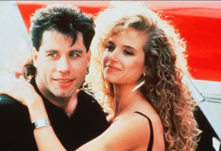 Preston y Travolta se miraron por primera vez en el set de la película The Experts. En ese momento, Preston estaba casado con el actor Kevin Gage. Los dos se divorciaron en 1987, y la actriz tuvo breves romances con George Clooney y Charlie Sheen.