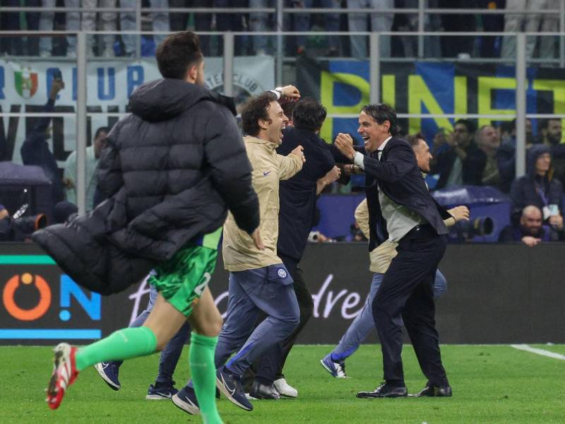 El entrenador de FC Inter de Mlán Simone Inzaghi celebrando el segundo gol de su equipo ante Barcelona.