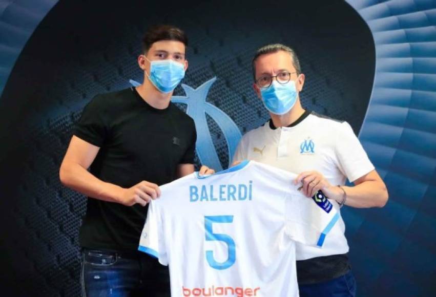 El central argentino Leonardo Balerdi, de 21 años, fue presentado como nuevo refuerzo de Olympique de Marsella donde llegó desde el Borussia Dortmund a préstamo por un año y con opción de compra. El defensor busca tener más continuidad.