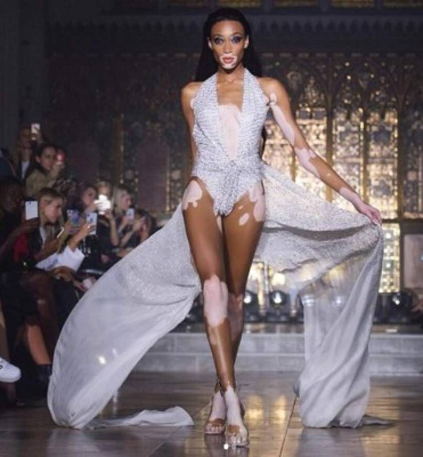 Harlow es la sensación del mundo del modelaje, y oficialmente este año debutará en el Fashion Show de este año.