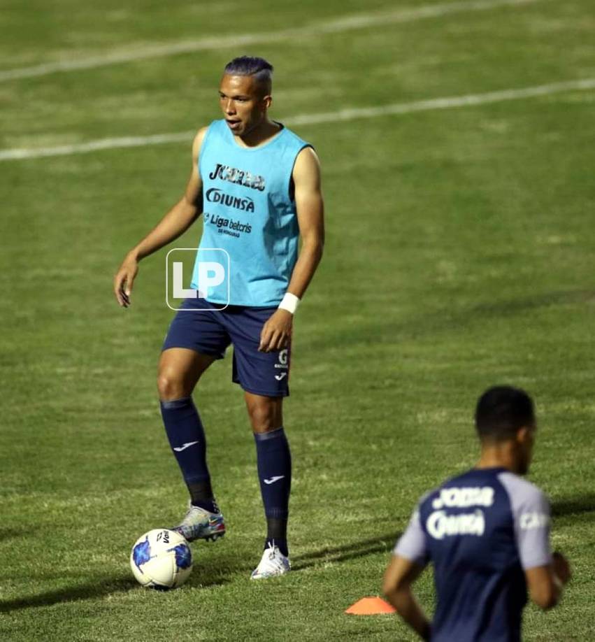 El defensa del Motagua, Carlos Meléndez, apareció con un nuevo y llamativo look en su cabello.