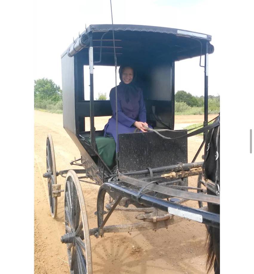 Tras mentiras, robos y escapes, Naomi logró dejar a toda su familia de la comunidad y empezó su vida desde cero acompañada de amigos que estaban dispuestos a ayudarle.