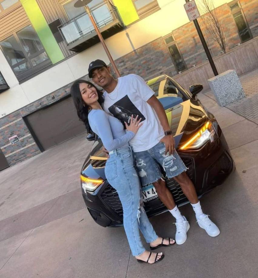 “A Joseph lo conocí por Instagram. Todo comenzó cuando yo me puse una camisa de la Selección de Honduras y él me comenzó a seguir así. Luego comenzamos a platicar más seguido y con el paso del tiempo decidimos en conocernos en persona”, nos reveló Yensy al dar detalles del inicio de su relación con el mediocampista.