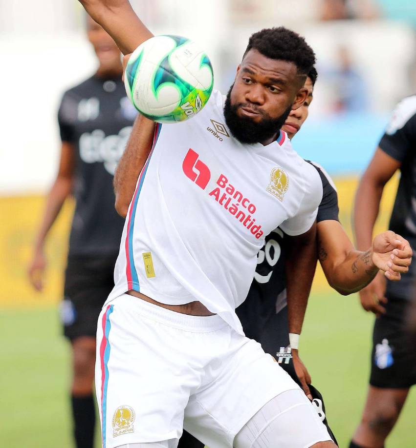 Salomón Nazar, entrenador del Marathón, descartó una posible llegada de Jorge Benguché al Monstruo Verde. “Me gustaría, pero no lo veo posible ya que no creo que Olimpia se desprenda de él”, declaró.