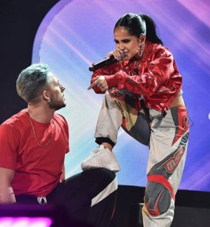 4. Cuando sus padres perdieron sus empleos Becky y su familia tuvieron que establecerse en el garaje de sus abuelos, situación que la impulsó a trabajar muy duro para salir adelante.