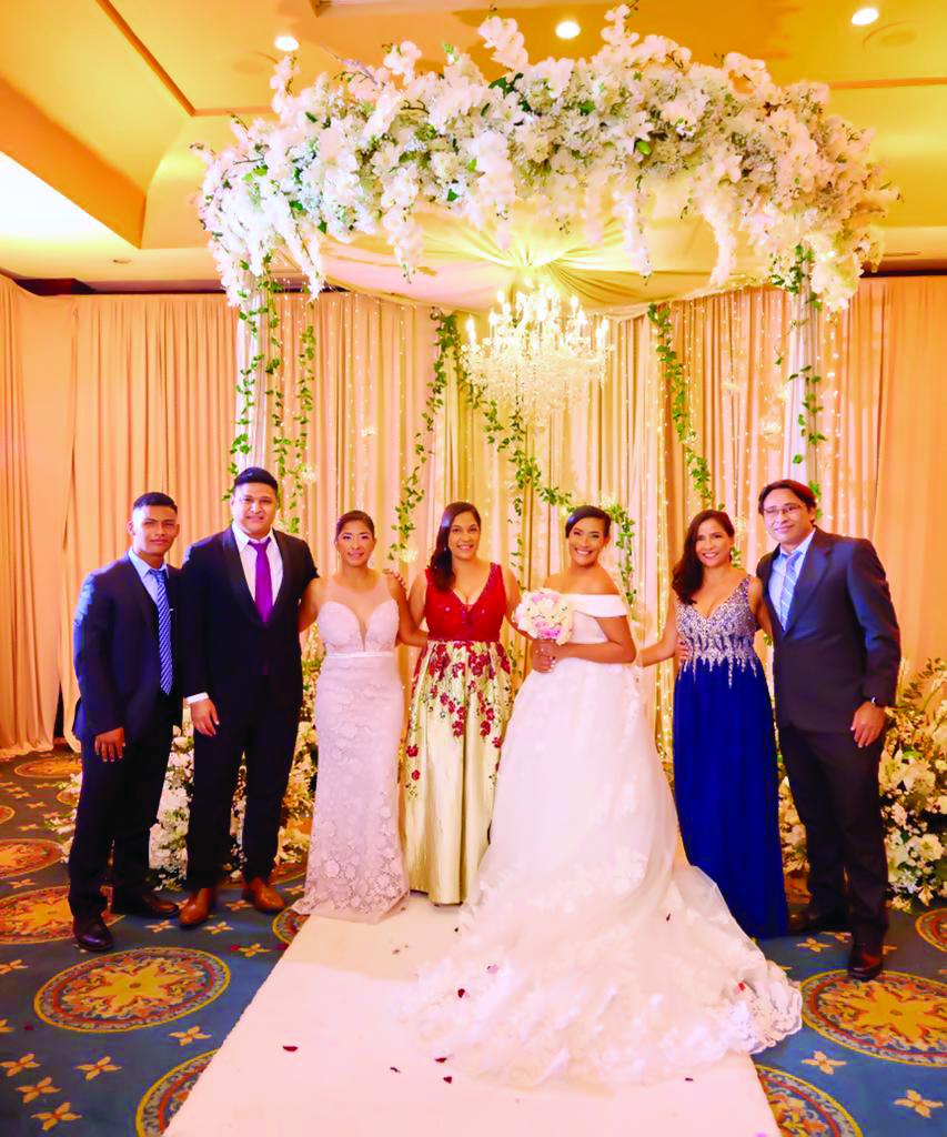 Edwin y Merari contraen matrimonio civil rodeados de amor