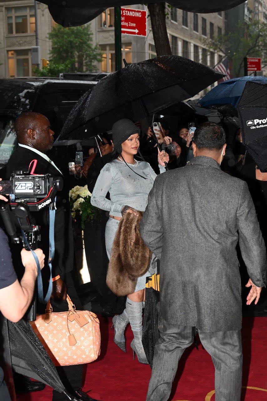 Las estrellas brillan en la alfombra azul de la Met Gala 2025