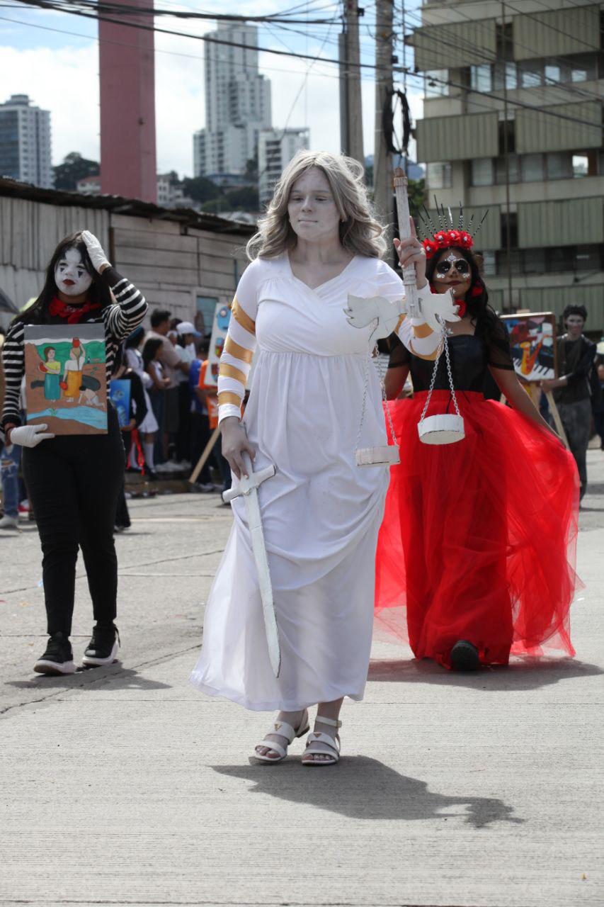 Las imágenes más curiosas de los desfiles del 15 de septiembre en Honduras