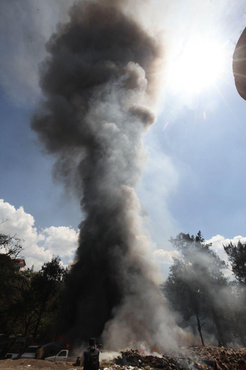 Más de 40 carros decomisados son consumidos por incendio en Tegucigalpa