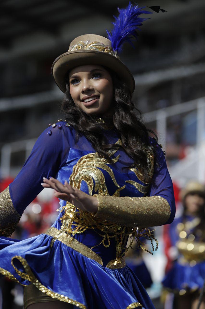 Angie Rodríguez, la guapa palillona del Liceo Santa María que cautiva en los desfiles 2025