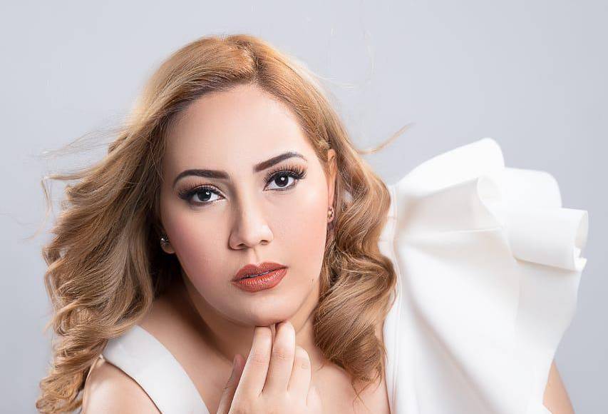 <b>NATALIA PINEDA</b><br /><br />Desde el medio día de este 14 de febrero inicia el festejo de San Valentín con baladas en inglés y español en Mall Las Américas de Choloma, Cortés. A las 7:00 pm, Natalia se traslada a restaurante Oh-Live de Hotel Monteolivos, y a las 9:30 pm en Urbanos y CantinaLa7 con un especial de música romántica. 